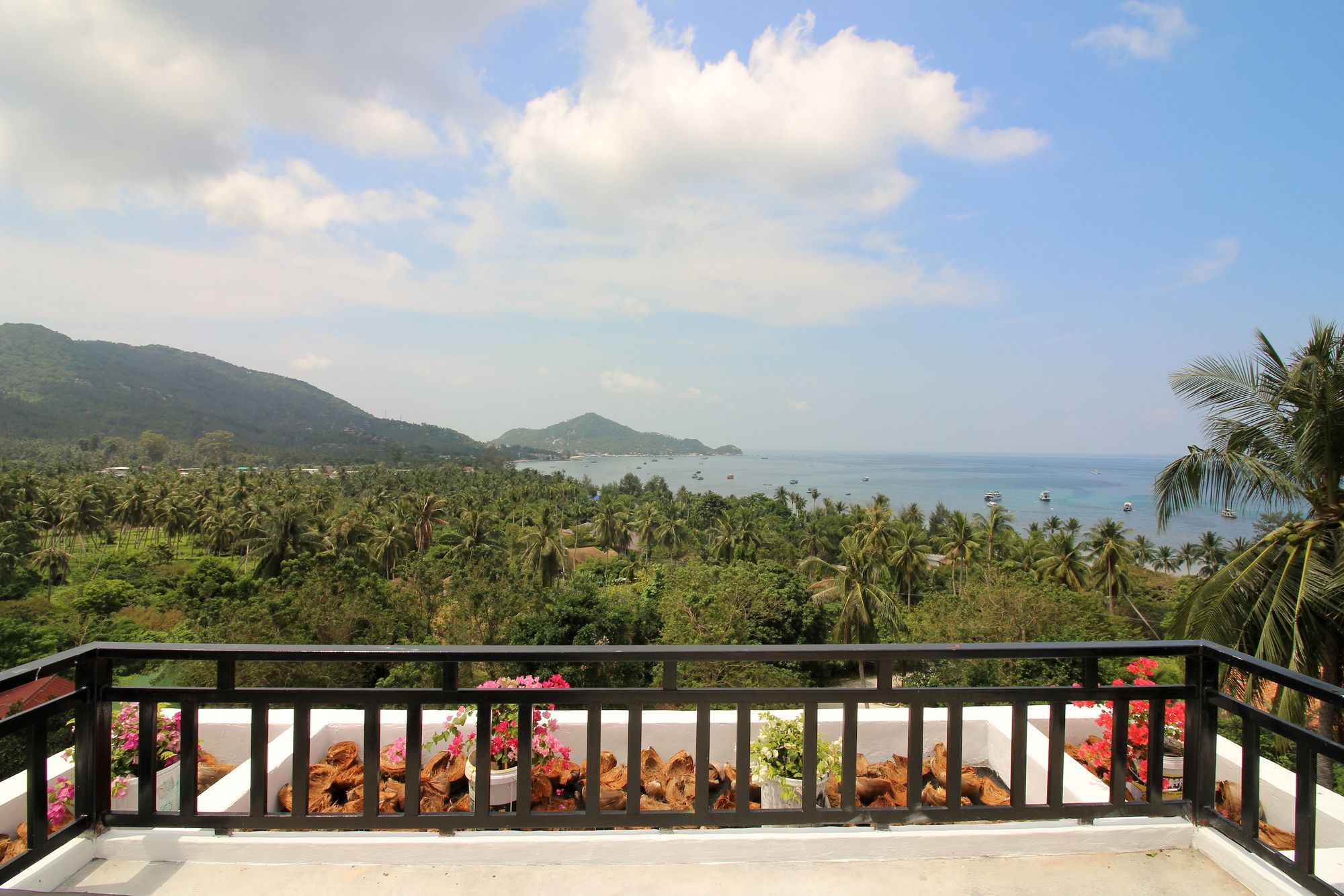 Sairee Seaview Hotel Ko Tao Exterior photo